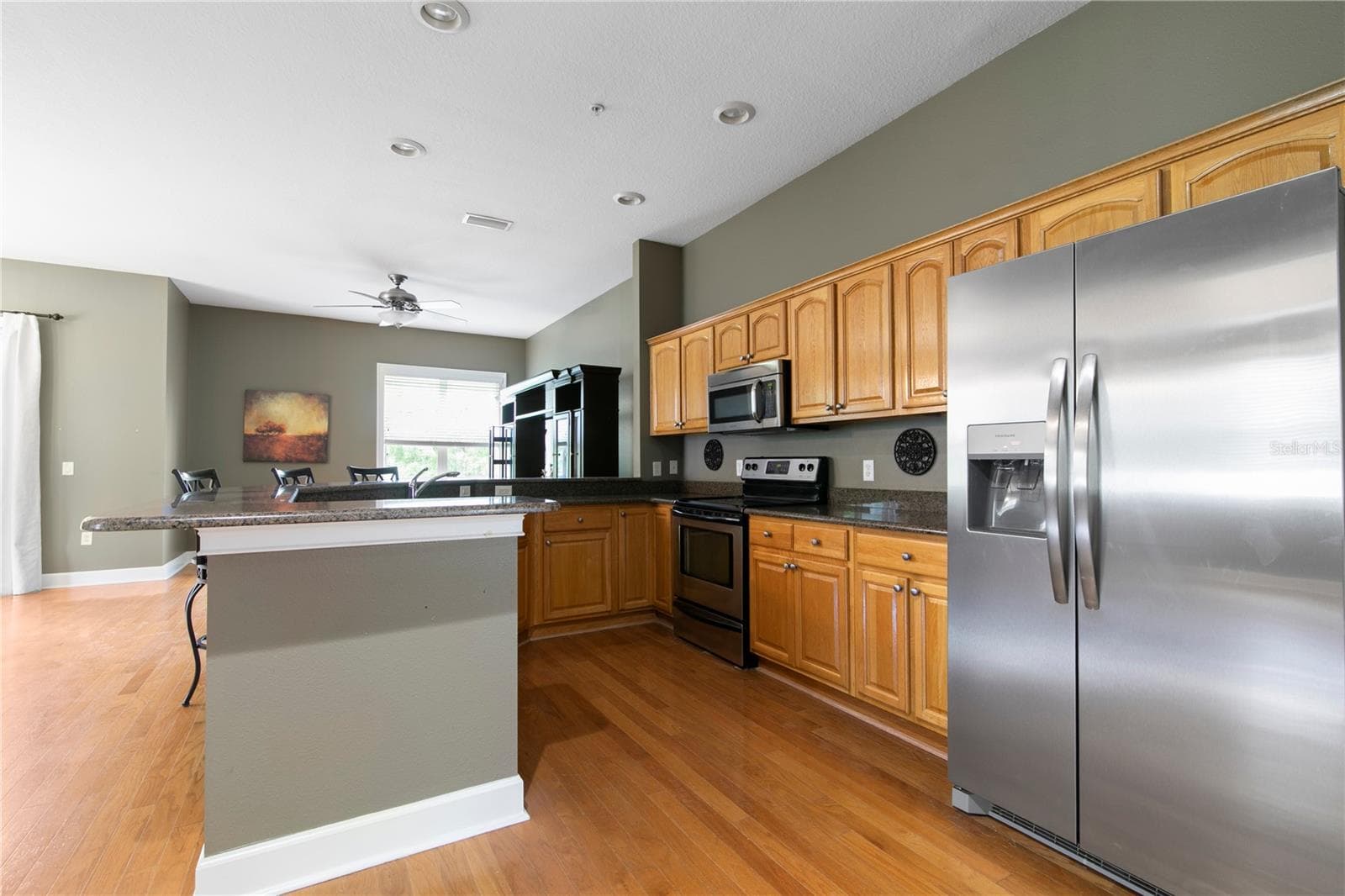 Townhouse at 11504 BELLAMAR ST, TAMPA, photo 3 of 40