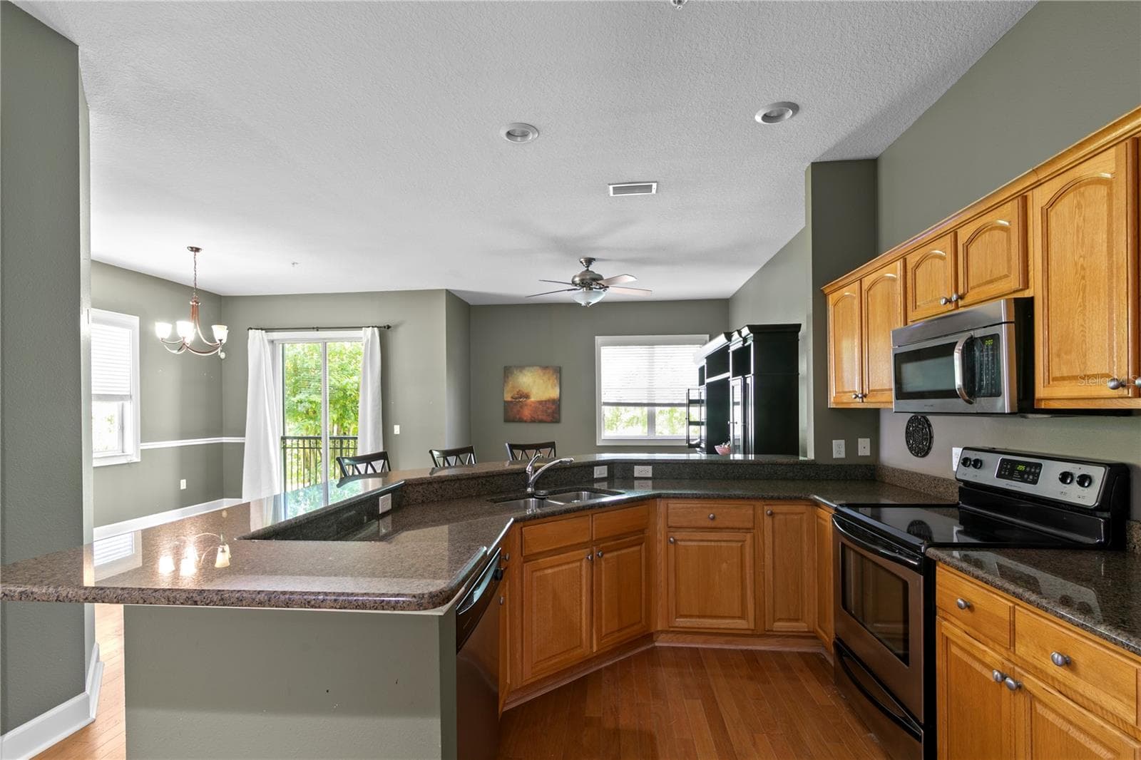 Townhouse at 11504 BELLAMAR ST, TAMPA, photo 5 of 40