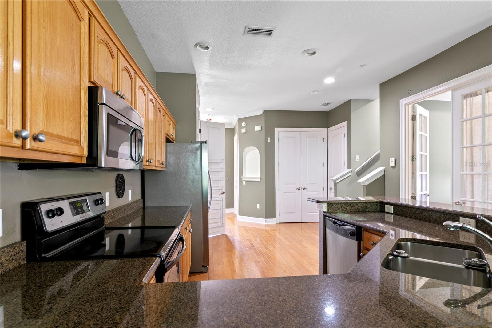 Townhouse at 11504 BELLAMAR ST, TAMPA, photo 9 of 40