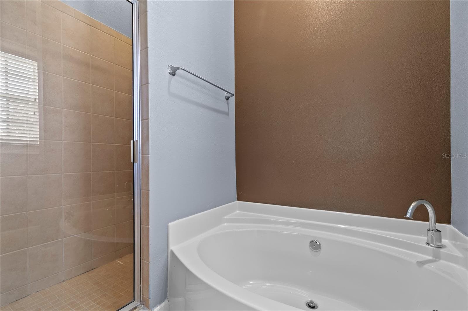 Townhouse at 11504 BELLAMAR ST, TAMPA, photo 31 of 40