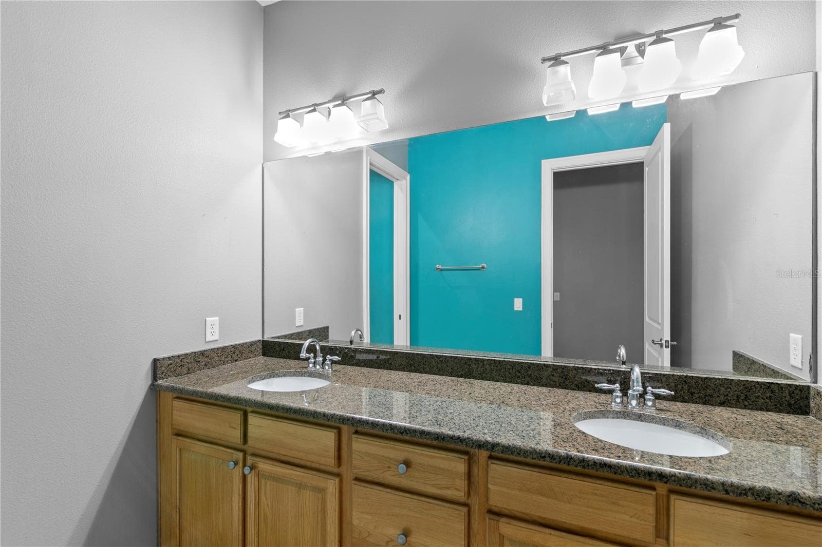 Townhouse at 11504 BELLAMAR ST, TAMPA, photo 35 of 40