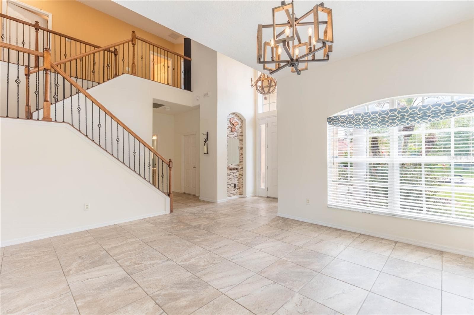 Single Family Residence at 18018 JAVA ISLE DR, TAMPA, photo 14 of 73