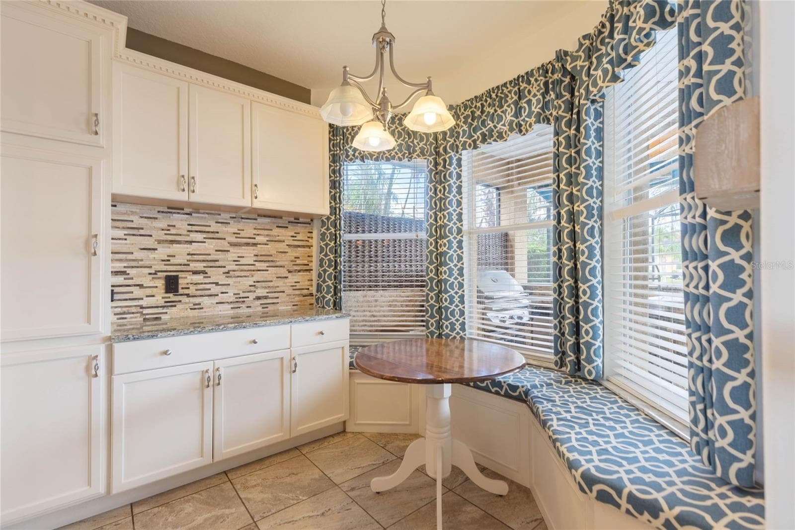 Breakfast nook - 18018 JAVA ISLE DR, TAMPA