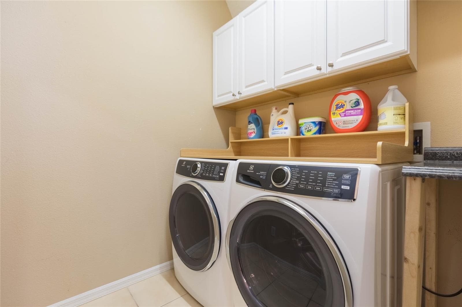 Second story laundry - 18018 JAVA ISLE DR, TAMPA