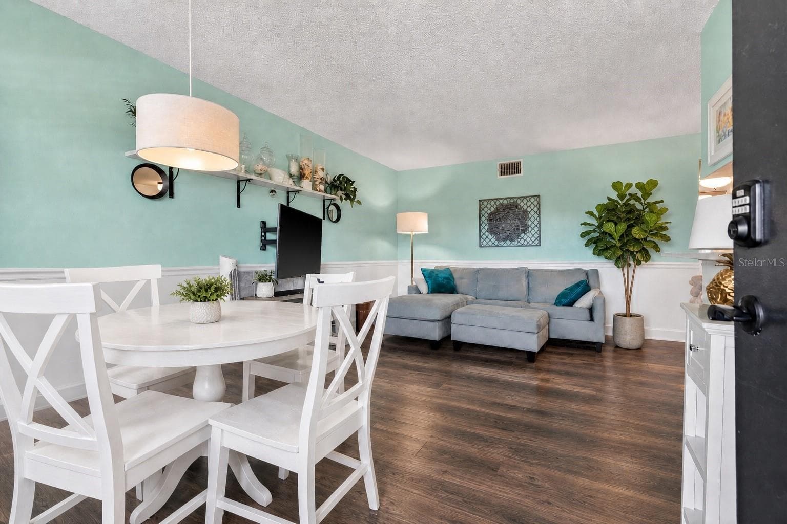 Condominium at 4000 3RD ST N #304, ST PETERSBURG, photo 2 of 25