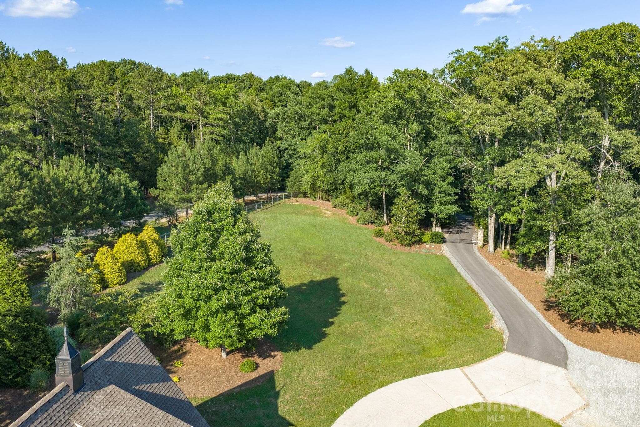 Electronic gated entrance - 8528 Waxhaw Creek Road, Waxhaw