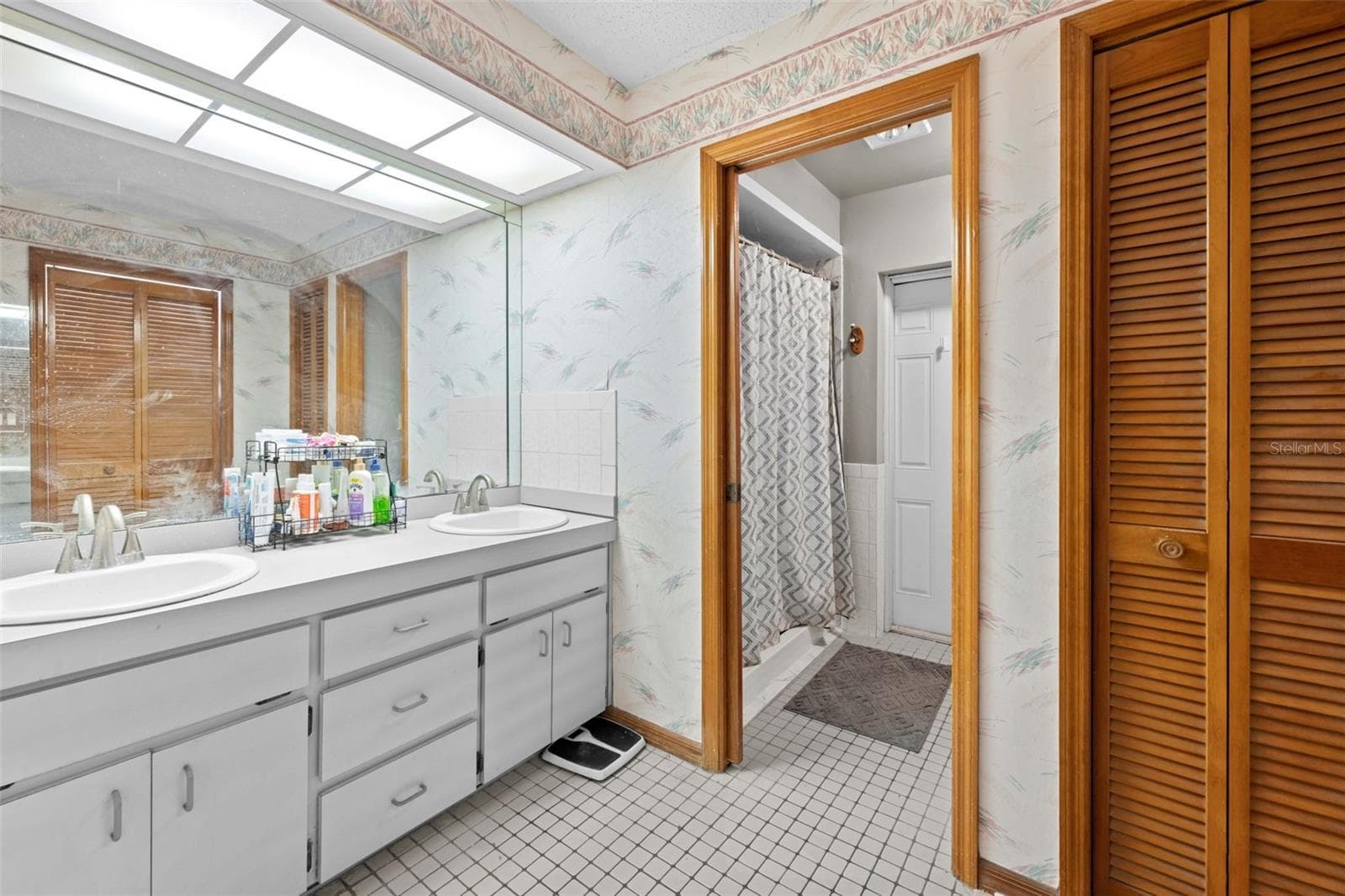 Single Family Residence at 12803 RED MAPLE CT, HUDSON, photo 32 of 46