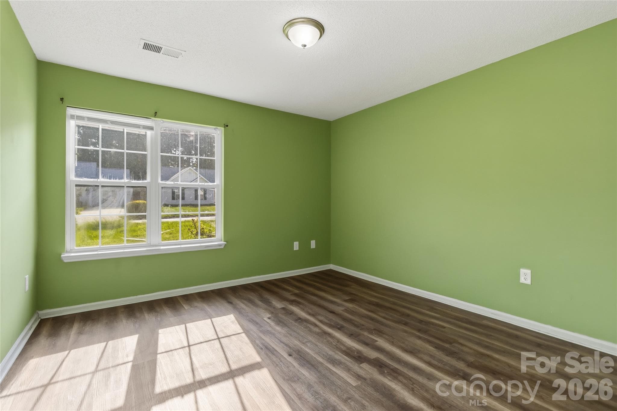 Second Bedroom - Charlotte