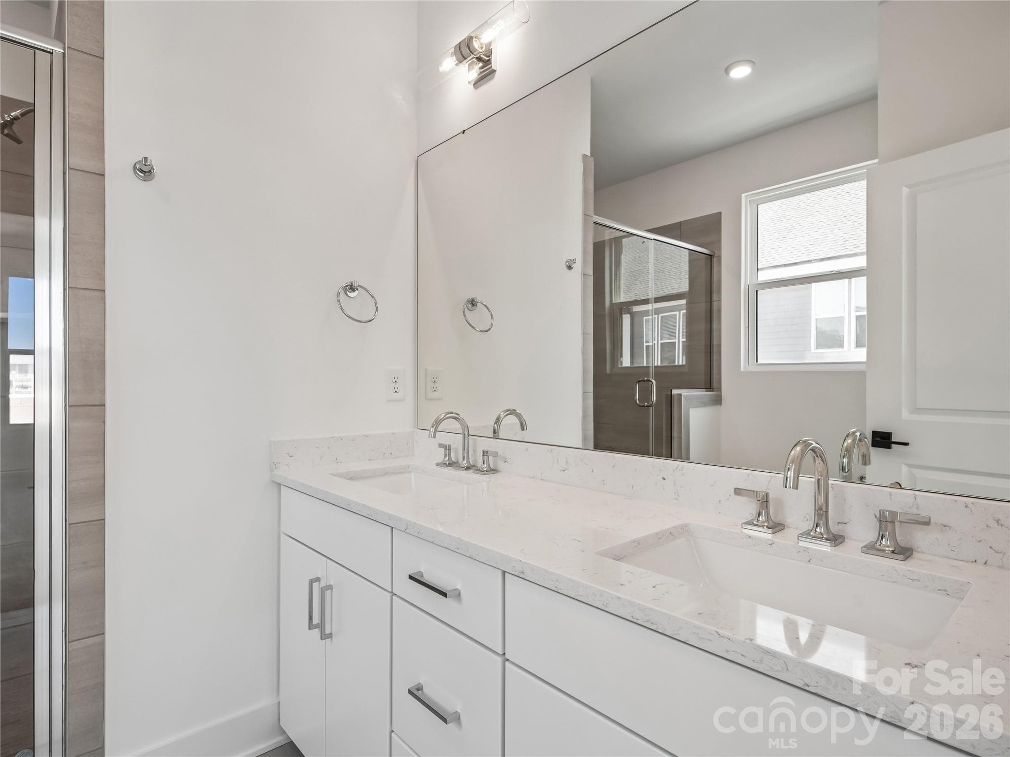 Owner's suite with dual vanities - 4062 Sophia Drive, Charlotte