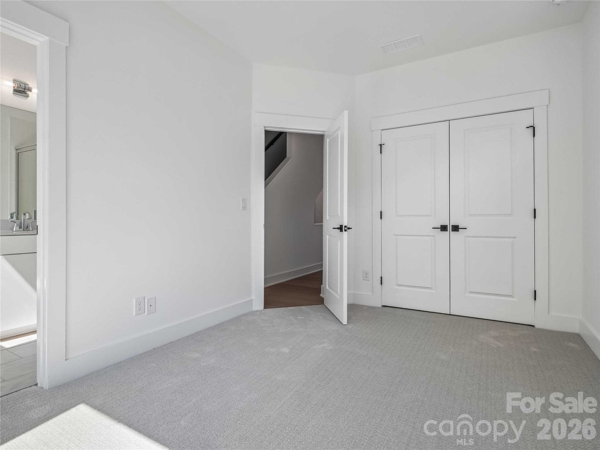 Guest suite with full bath - 4062 Sophia Drive, Charlotte