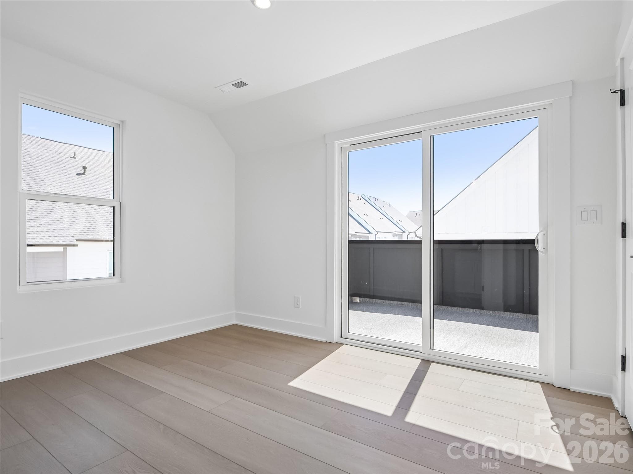 Fourth floor guest suite with rooftop access - 4062 Sophia Drive, Charlotte