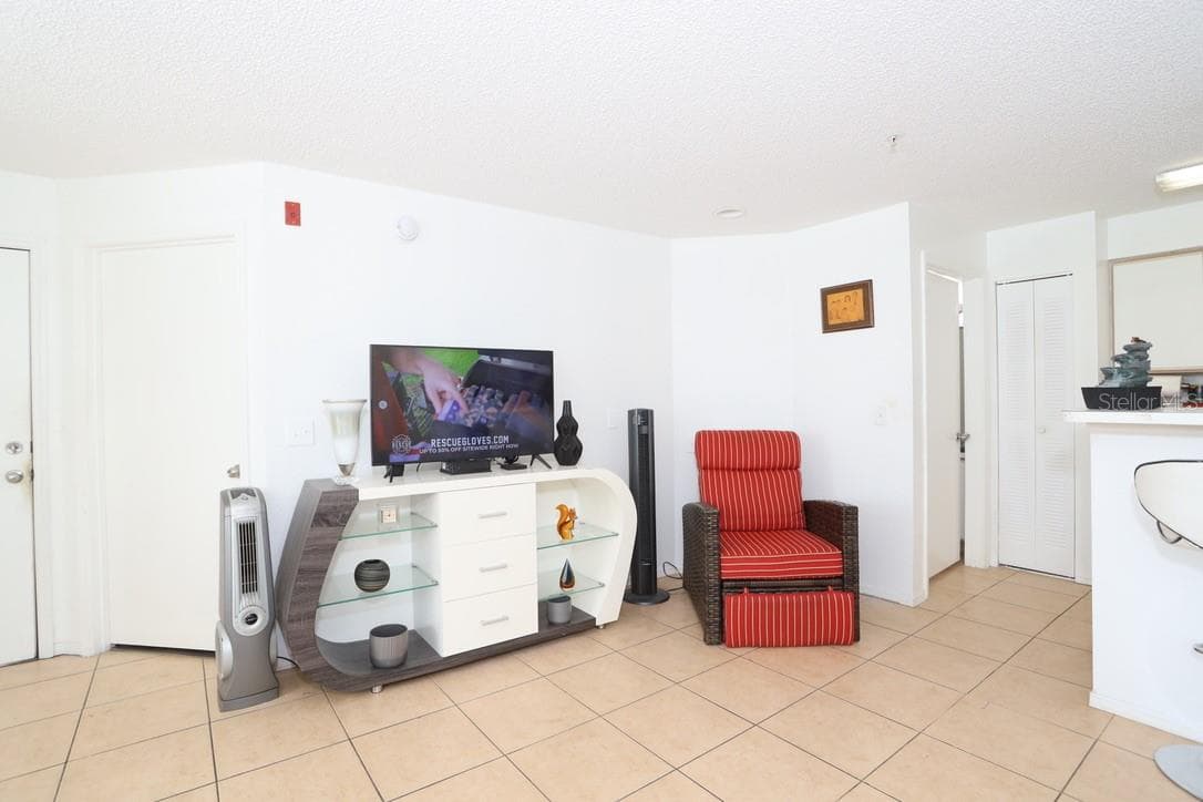 Condominium at 2209 ANTIGUA PL #828, KISSIMMEE, photo 8 of 28