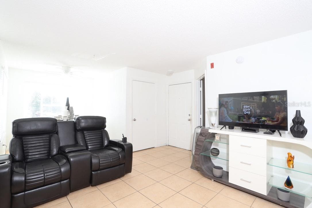 Condominium at 2209 ANTIGUA PL #828, KISSIMMEE, photo 9 of 28