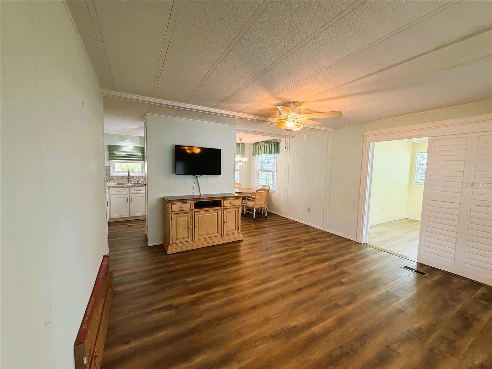 Mobile Home at 346 PALO VERDE DR, LEESBURG, photo 18 of 49