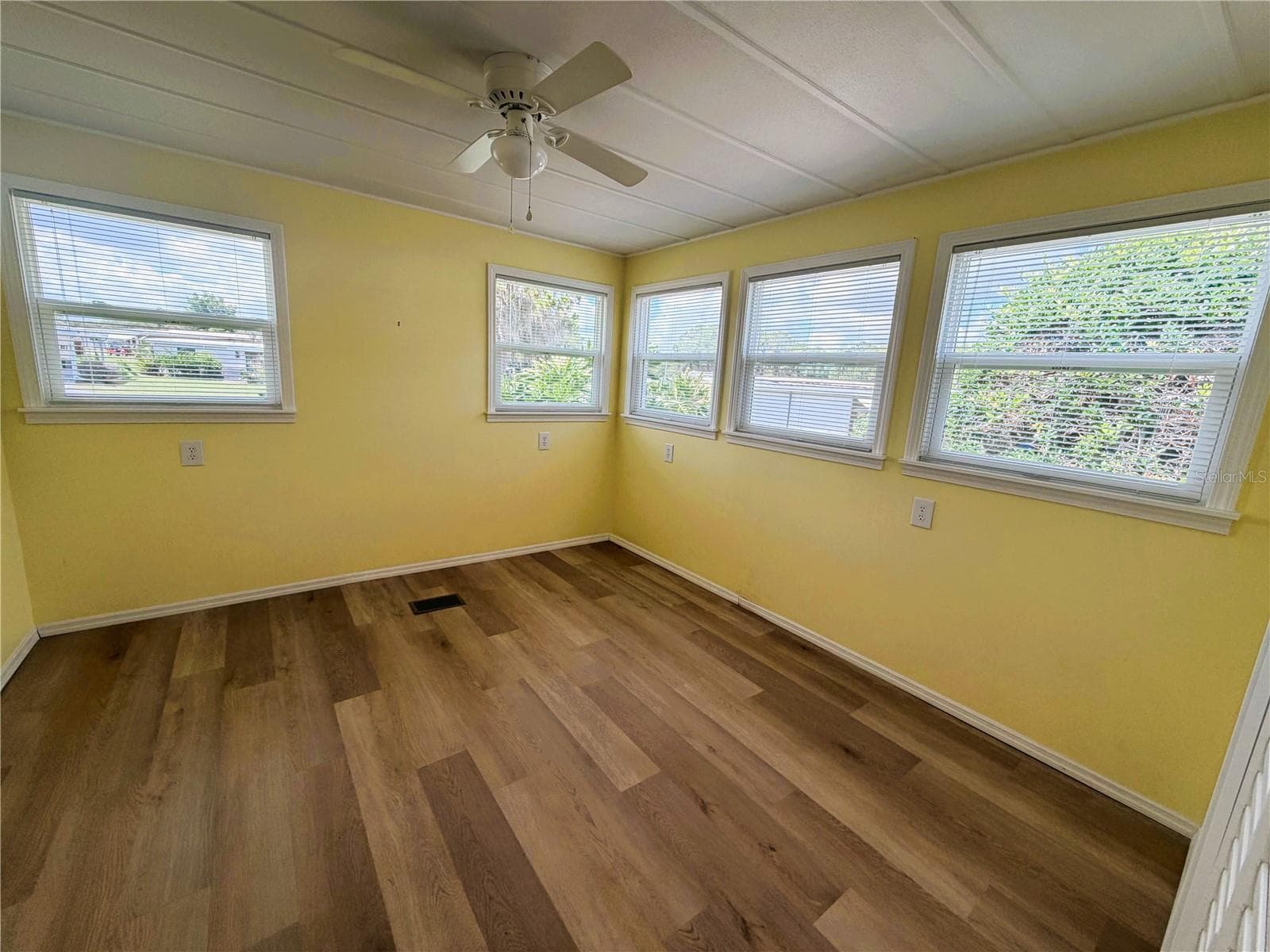 Mobile Home at 346 PALO VERDE DR, LEESBURG, photo 21 of 49