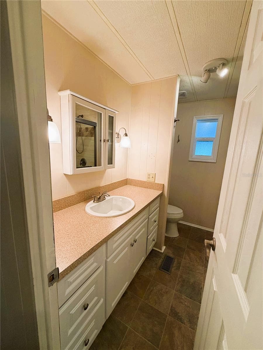 Mobile Home at 346 PALO VERDE DR, LEESBURG, photo 28 of 49