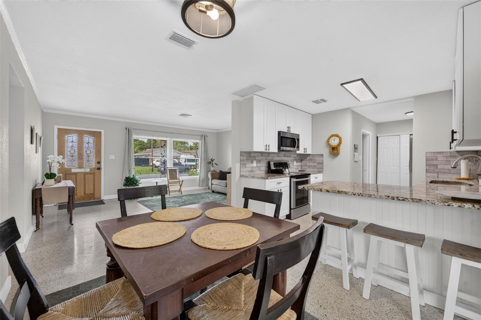 Dining open to kitchen and living spaces - 619 MARSHALL ST, ALTAMONTE SPRINGS
