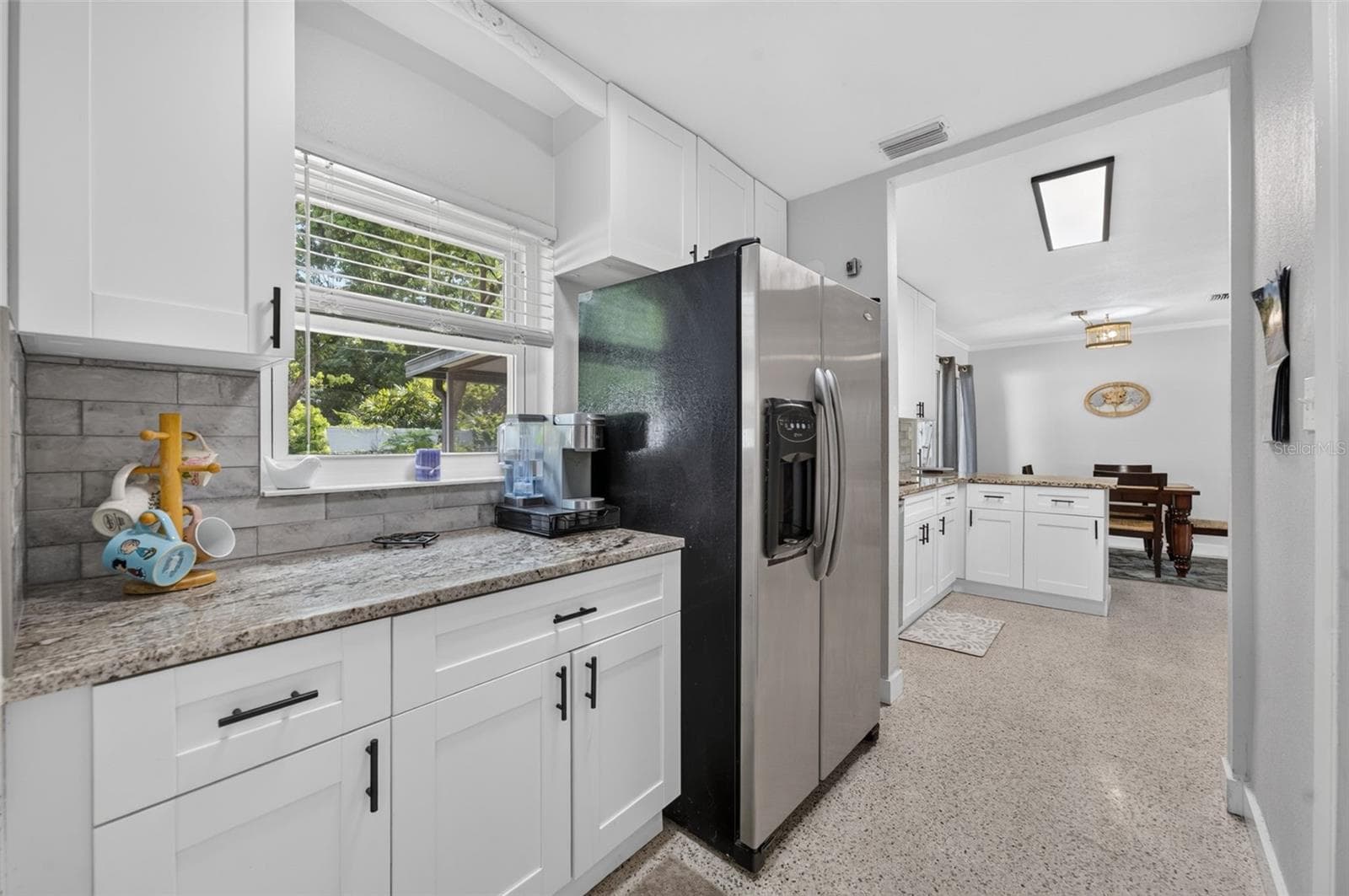 Kitchen coffee station space with additional cabinetry and counter space - 619 MARSHALL ST, ALTAMONTE SPRINGS