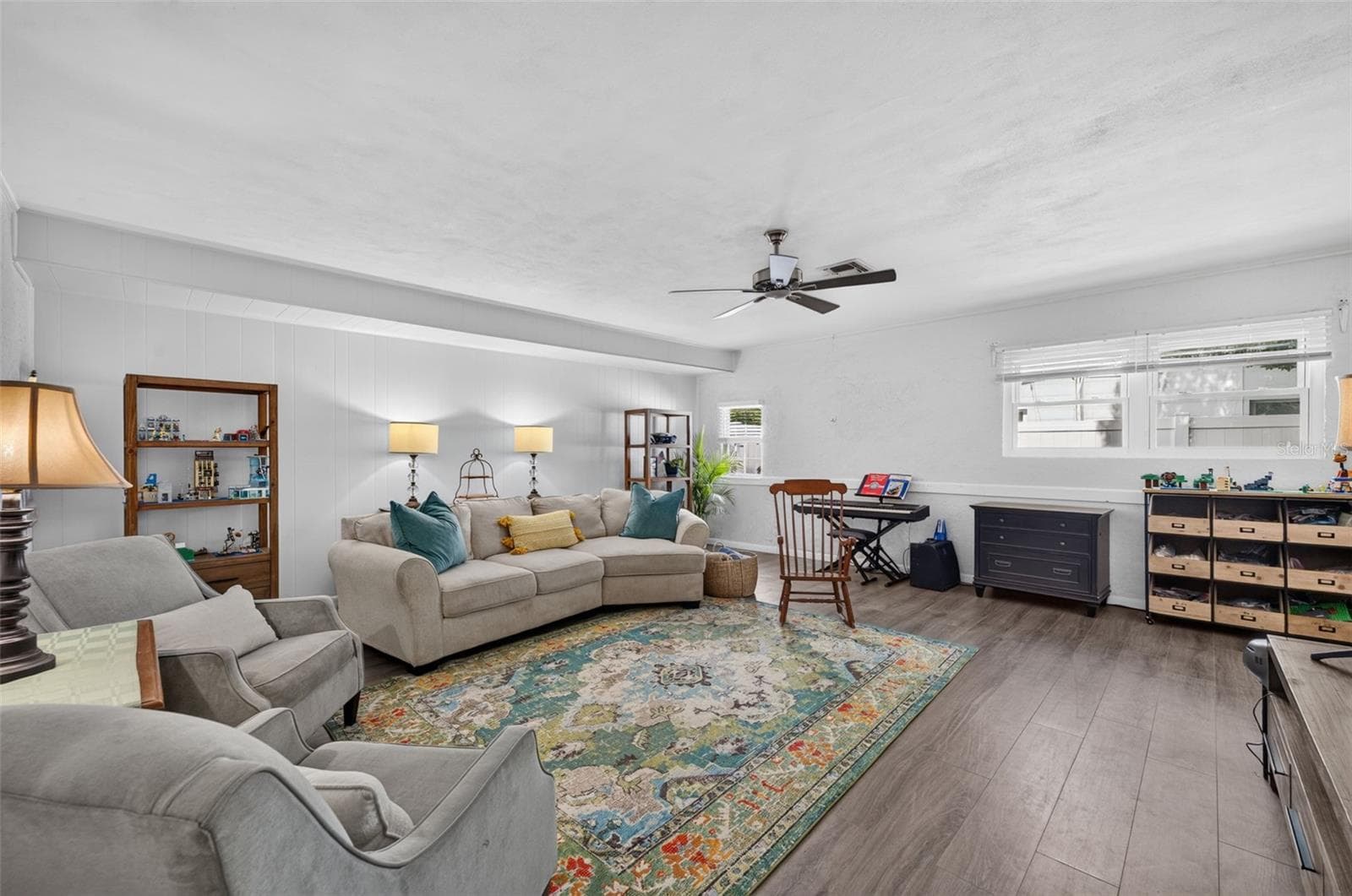 Family Room with laminate flooring - 619 MARSHALL ST, ALTAMONTE SPRINGS
