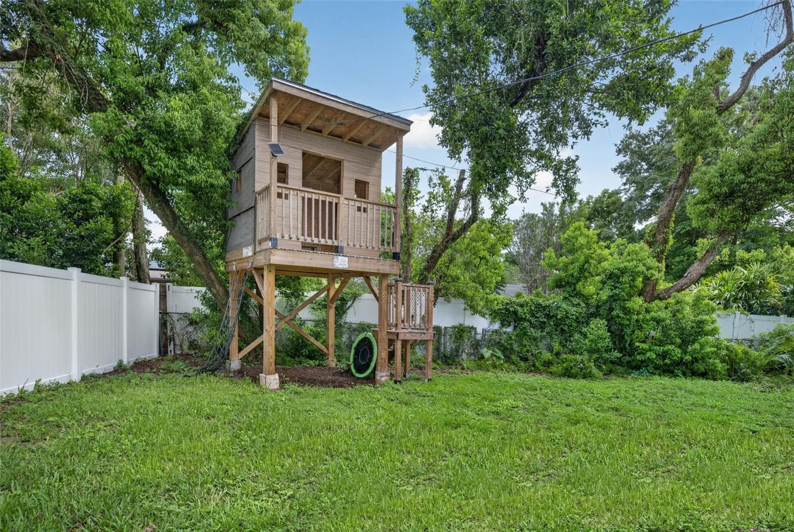 Tree house/ Play house - 619 MARSHALL ST, ALTAMONTE SPRINGS