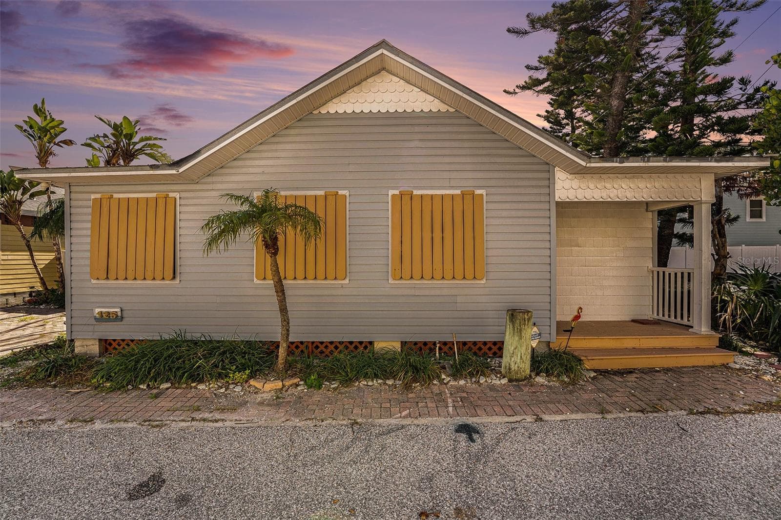 125 95TH AVE