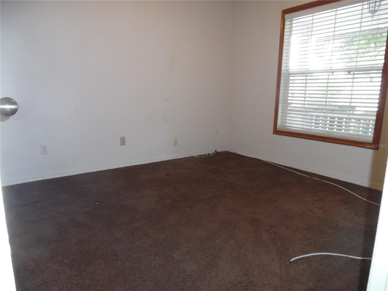 2nd Bedroom in front of the home. - 24947 CRANES ROOST CIR, LEESBURG