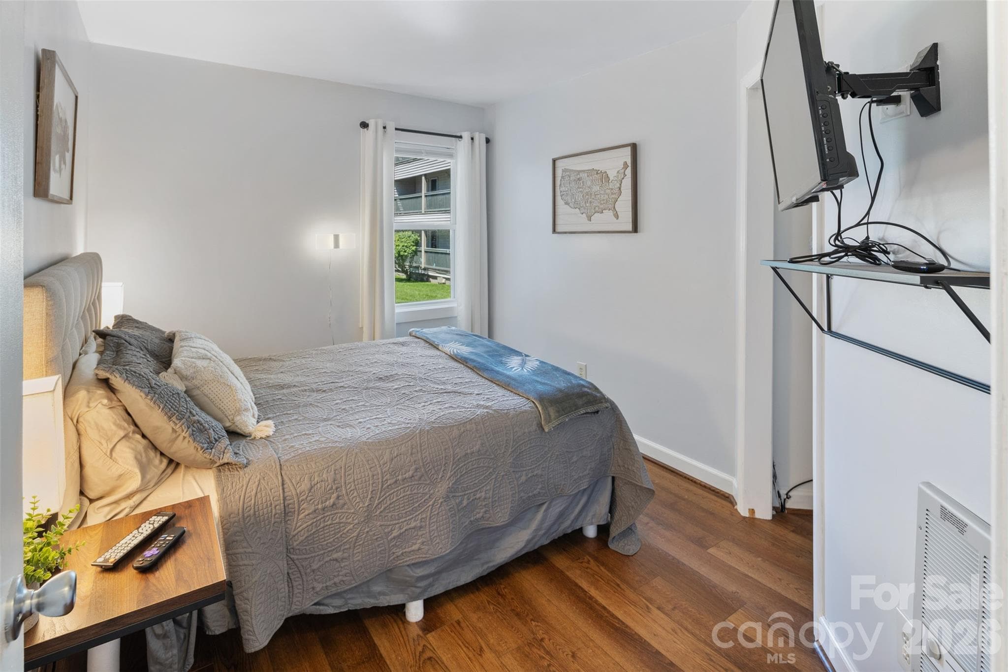 Guest Bedroom - Beech Mountain