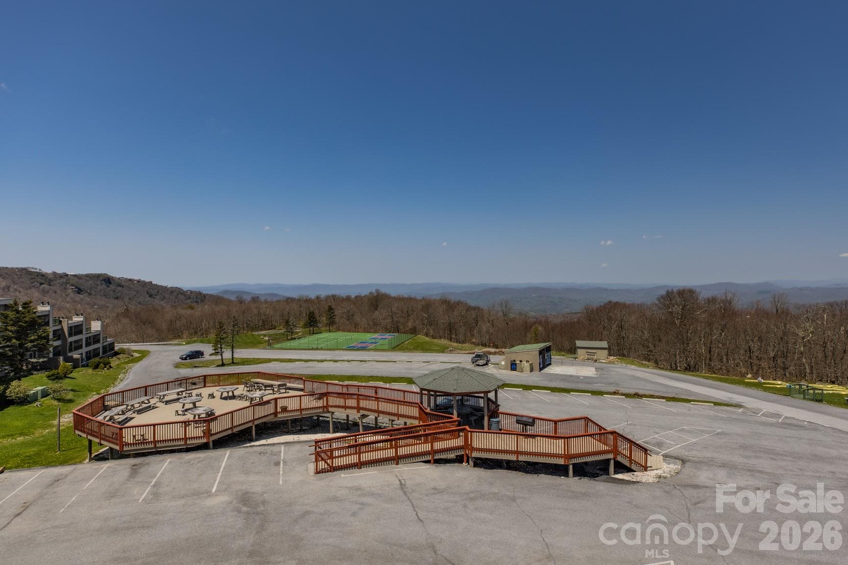 Grilling Deck at Pinnacle Inn - Beech Mountain