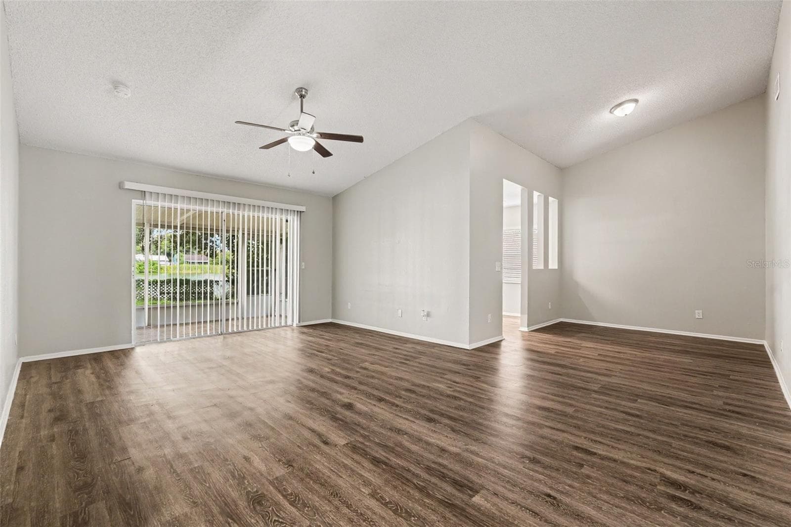 Single Family Residence at 8304 NATCHEZ ST, TAMPA, photo 4 of 17