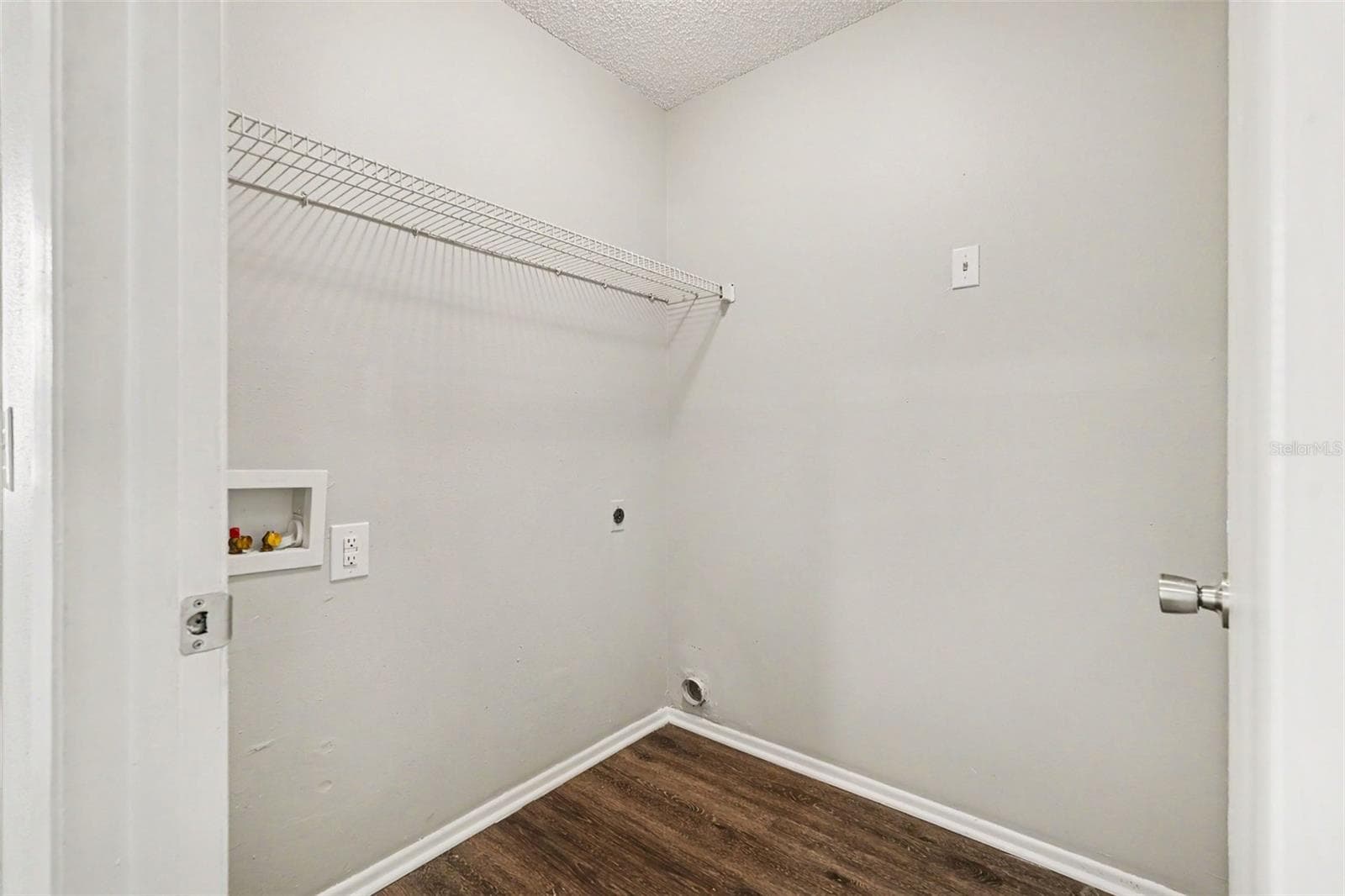 Single Family Residence at 8304 NATCHEZ ST, TAMPA, photo 11 of 17