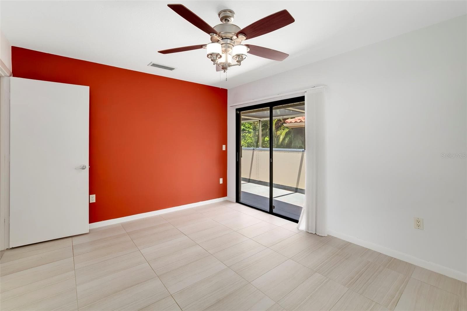 Den - 4820 KESTRAL PARK CIR #18, SARASOTA