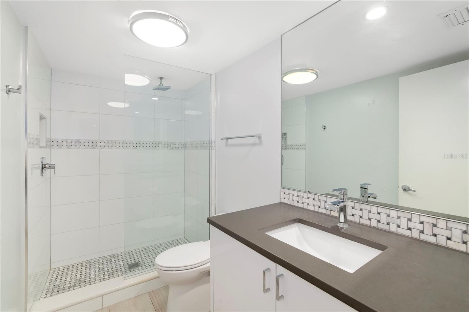 Second Bathroom - 4820 KESTRAL PARK CIR #18, SARASOTA
