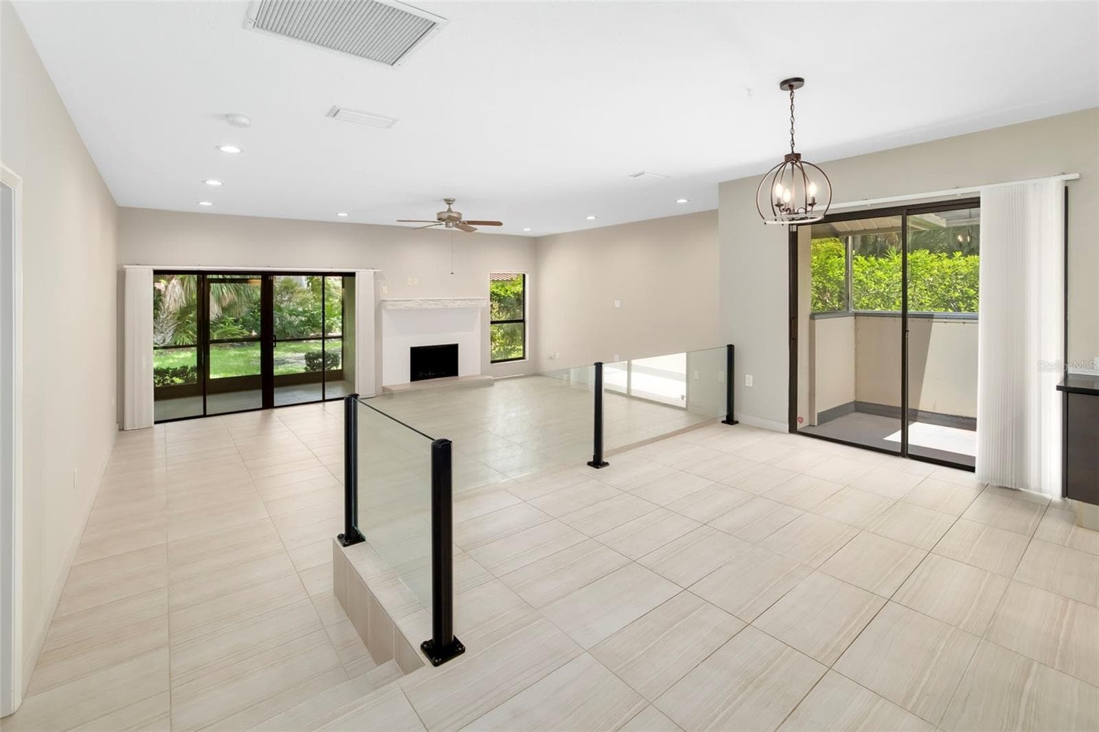 Dining Area - 4820 KESTRAL PARK CIR #18, SARASOTA