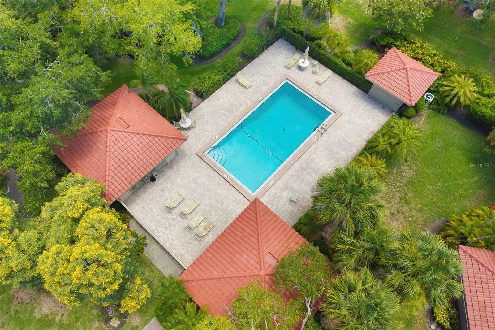 Aerial view of community pool - 4820 KESTRAL PARK CIR #18, SARASOTA