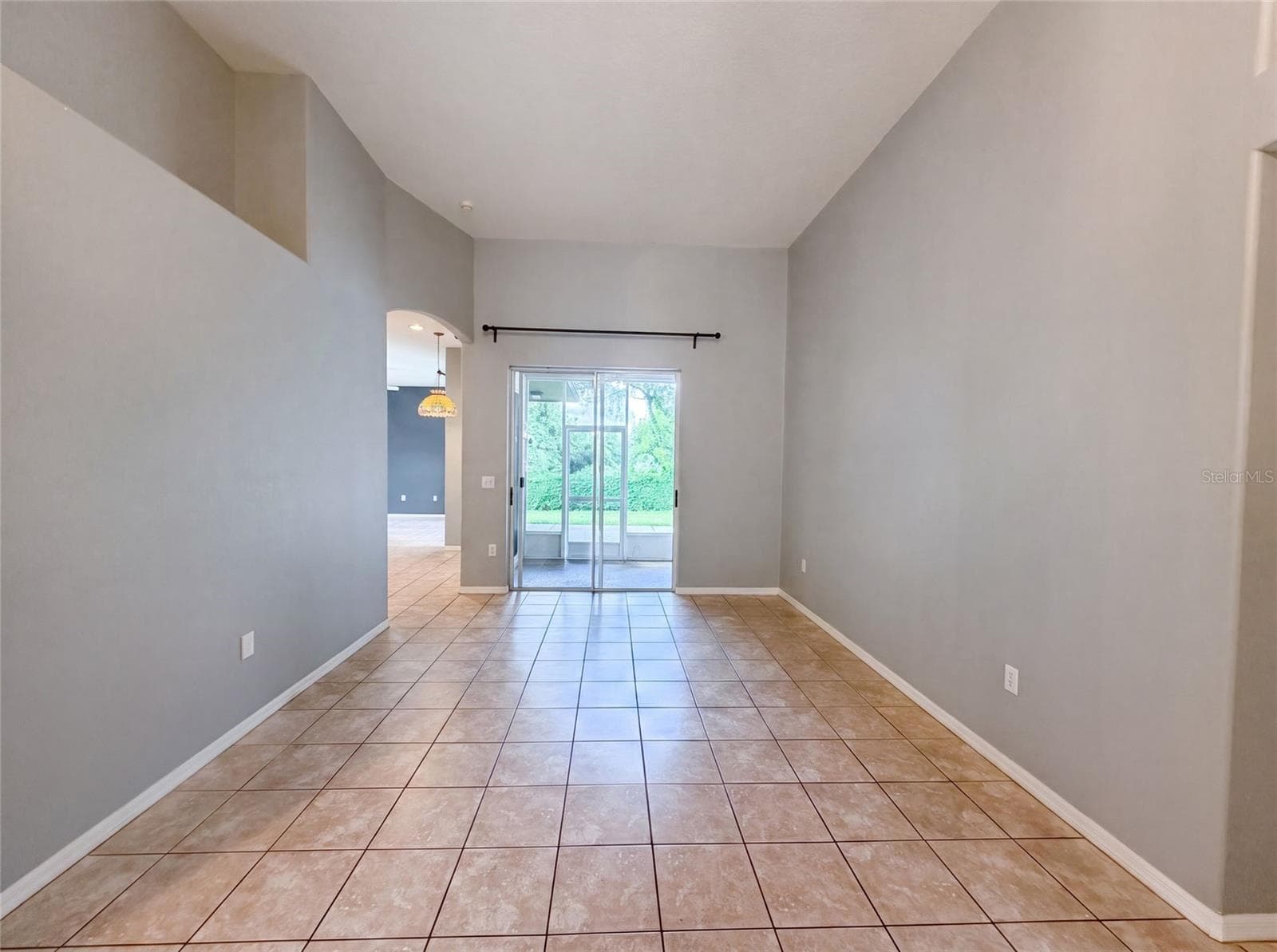 Single Family Residence at 222 TAYLOR BAY LN, BRANDON, photo 9 of 21