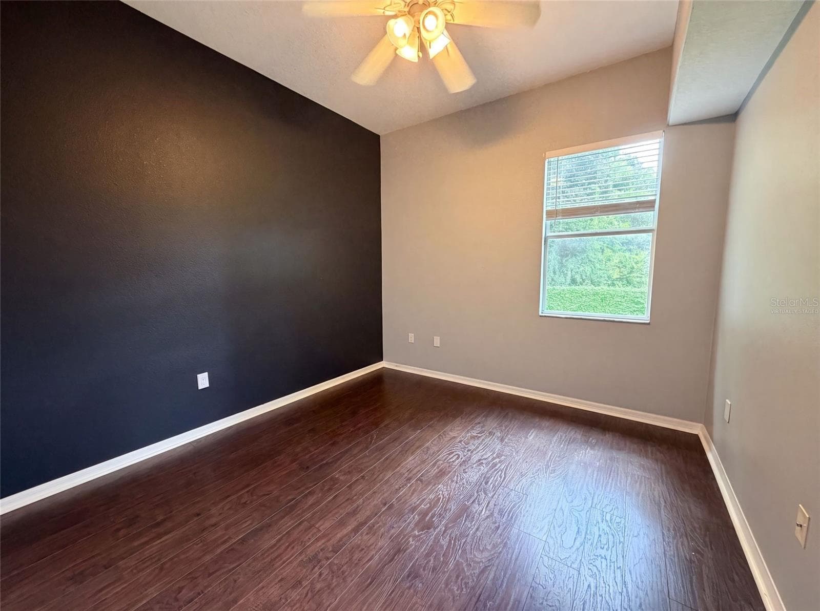Virtually Staged - 222 TAYLOR BAY LN, BRANDON