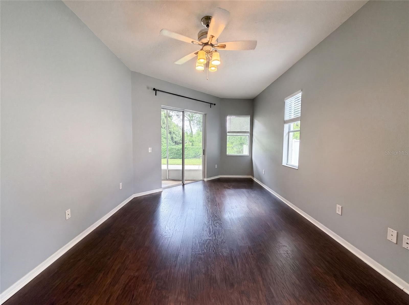 Single Family Residence at 222 TAYLOR BAY LN, BRANDON, photo 15 of 21