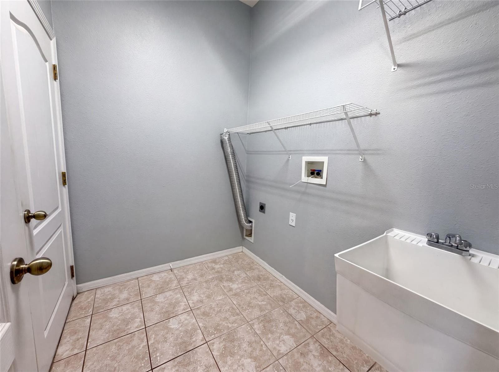 Single Family Residence at 222 TAYLOR BAY LN, BRANDON, photo 7 of 21