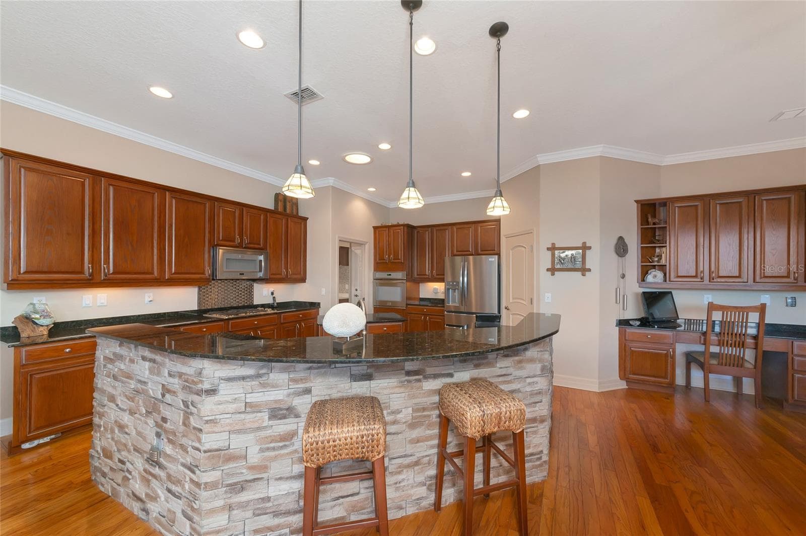 Single Family Residence at 10412 WINDING STREAM WAY, BRADENTON, photo 11 of 77