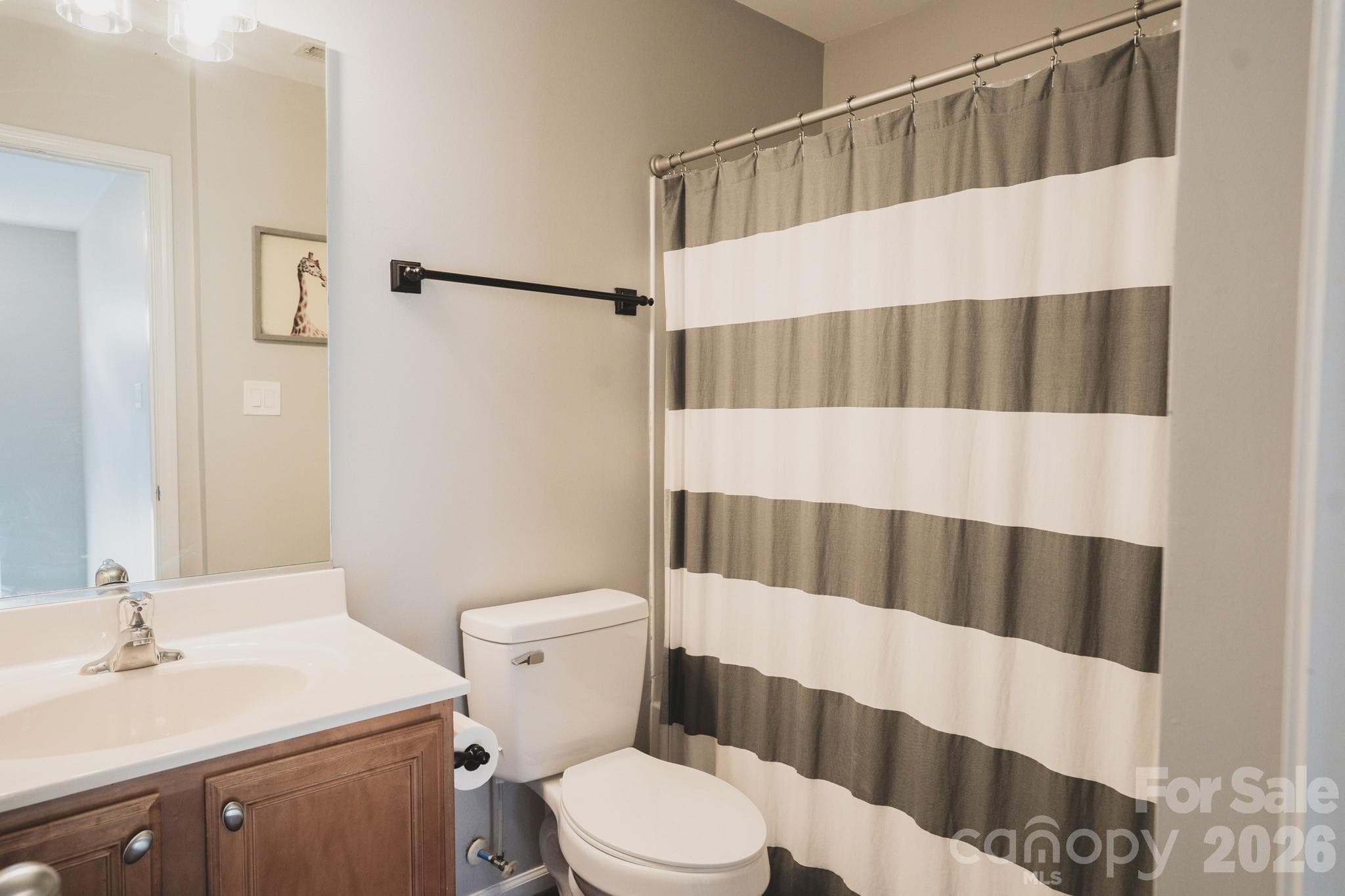 Full bathroom on the 3rd floor - Charlotte