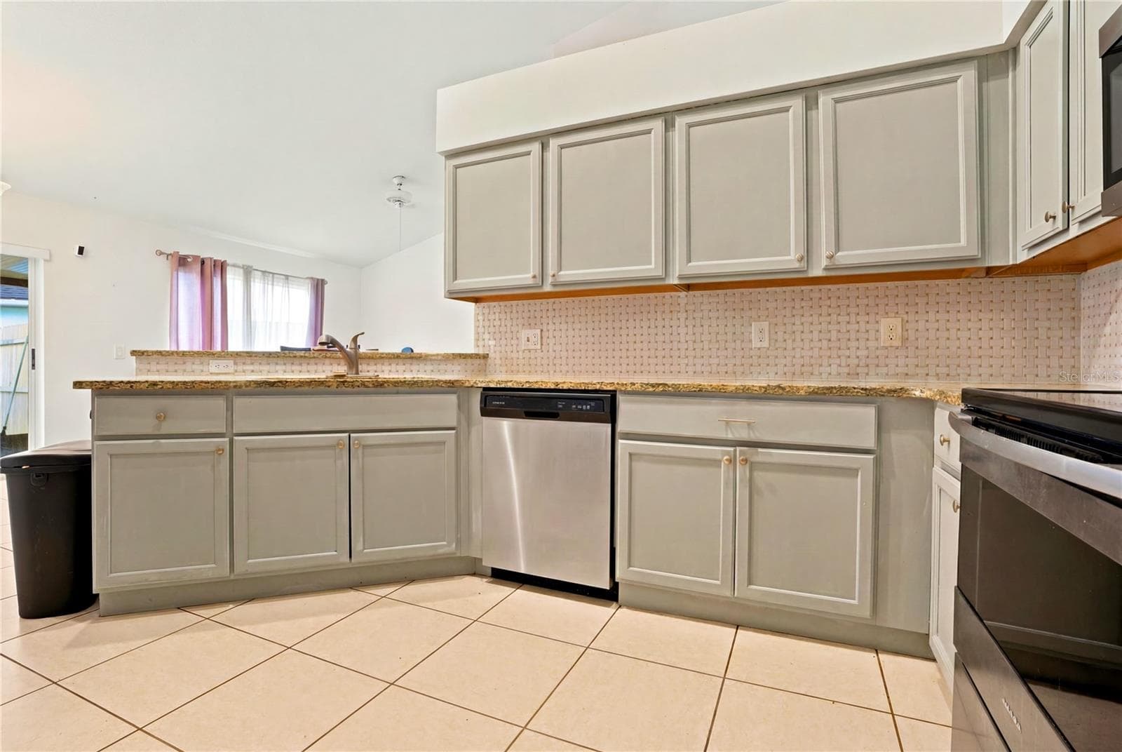 Single Family Residence at 4702 FORT BRAVO CT, ORLANDO, photo 11 of 39