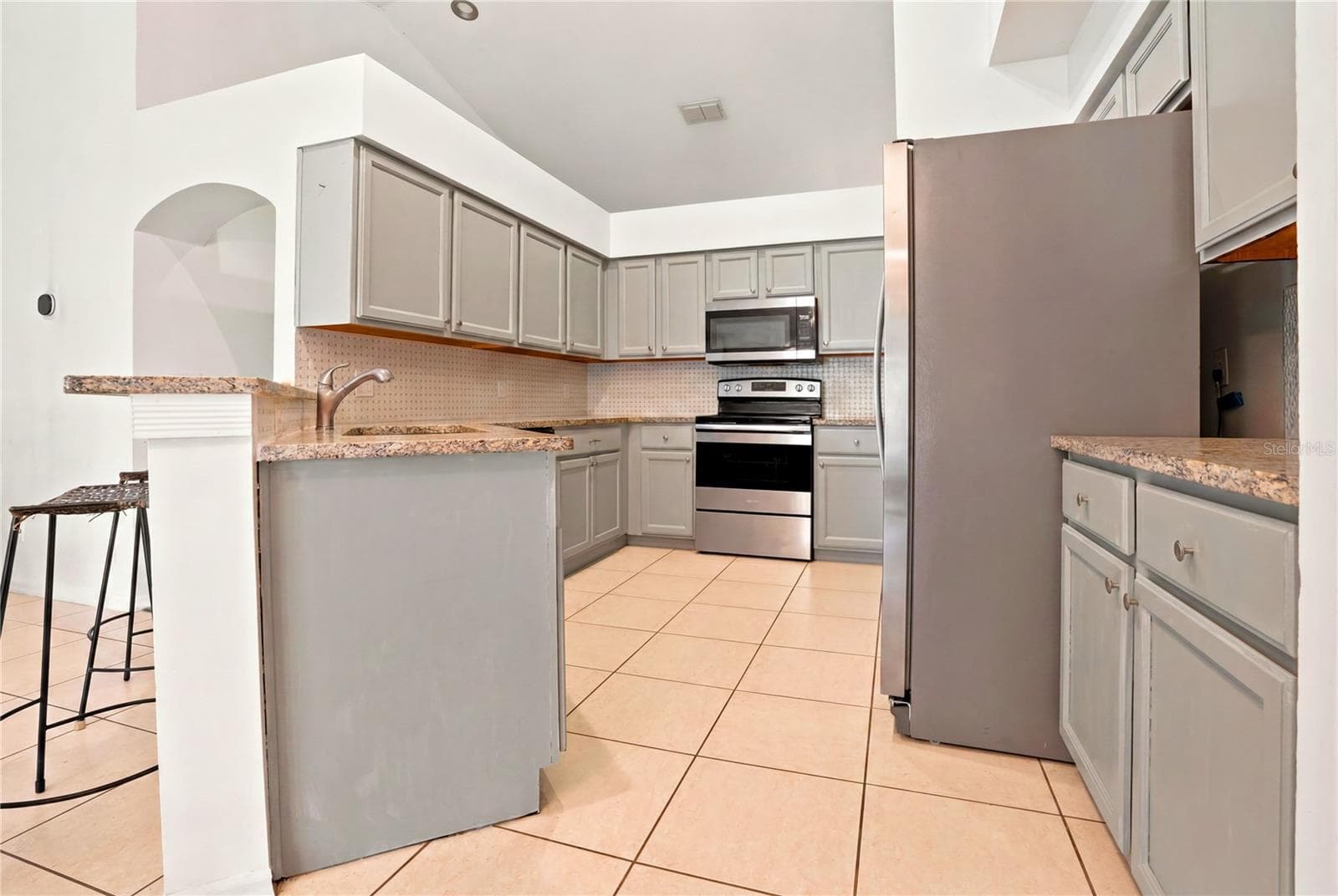 Single Family Residence at 4702 FORT BRAVO CT, ORLANDO, photo 12 of 39