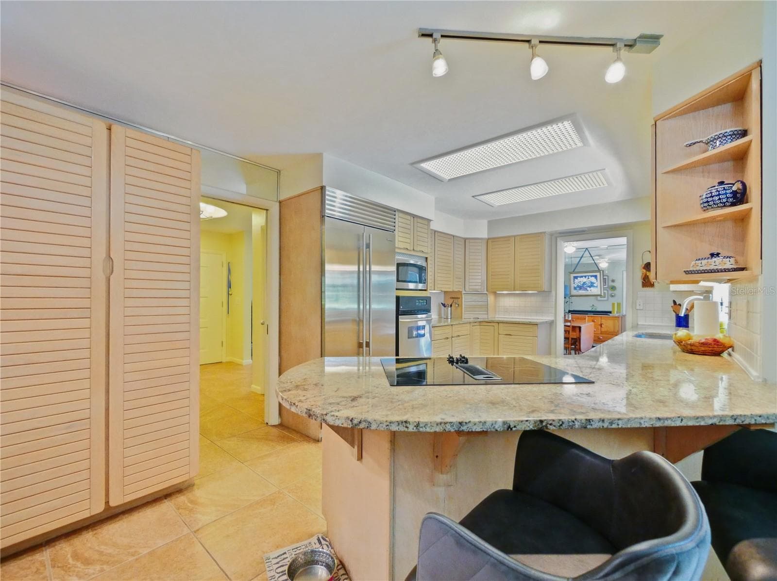 KITCHEN / STAINLESS STEEL APPLIANCES - 5701 CROSS FOX LN, OVIEDO