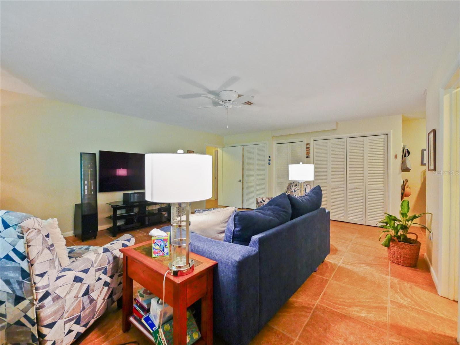 FAMILY ROOM / STORAGE CLOSETS - 5701 CROSS FOX LN, OVIEDO