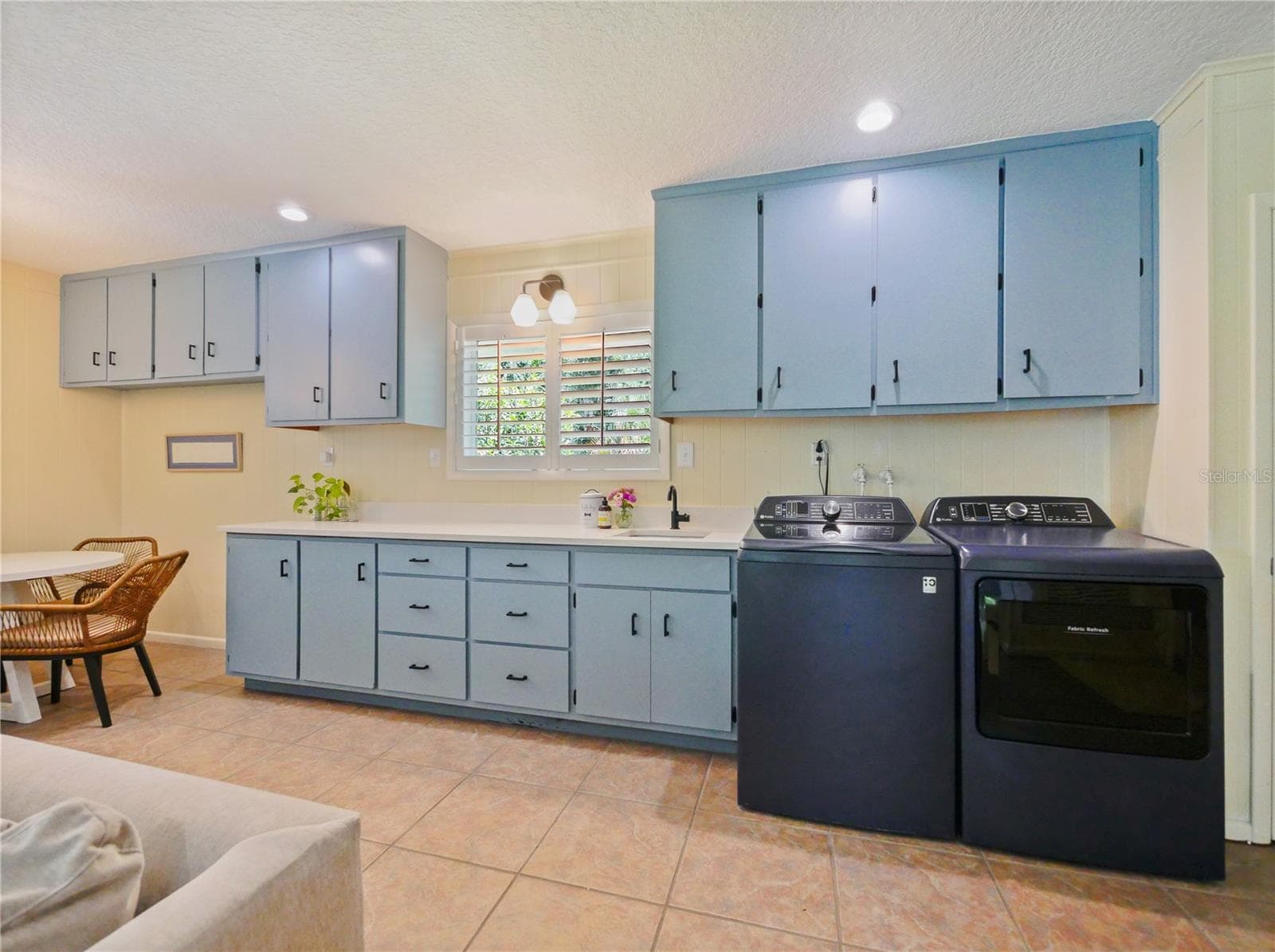 INSIDE WASHER AND DRYER HOOKUP - 5701 CROSS FOX LN, OVIEDO