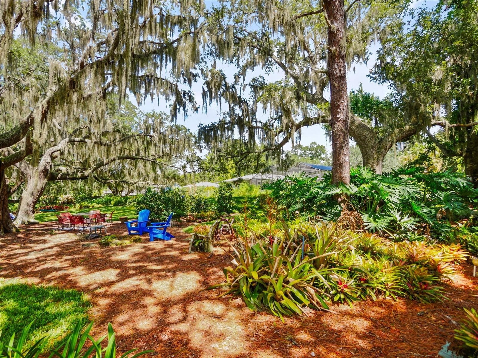 BACKYARD FIRE PIT - 5701 CROSS FOX LN, OVIEDO
