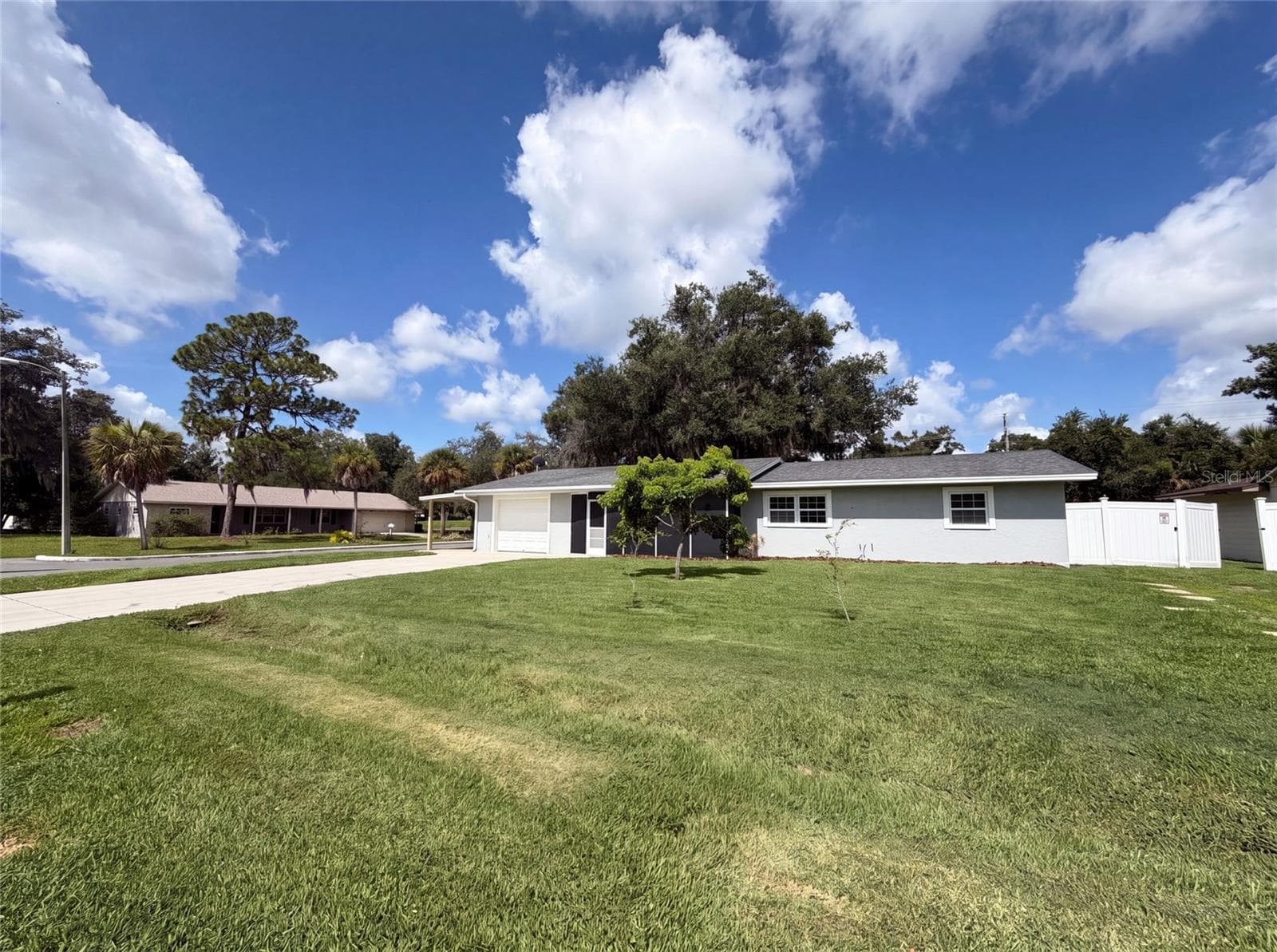 1823 LORI LN W