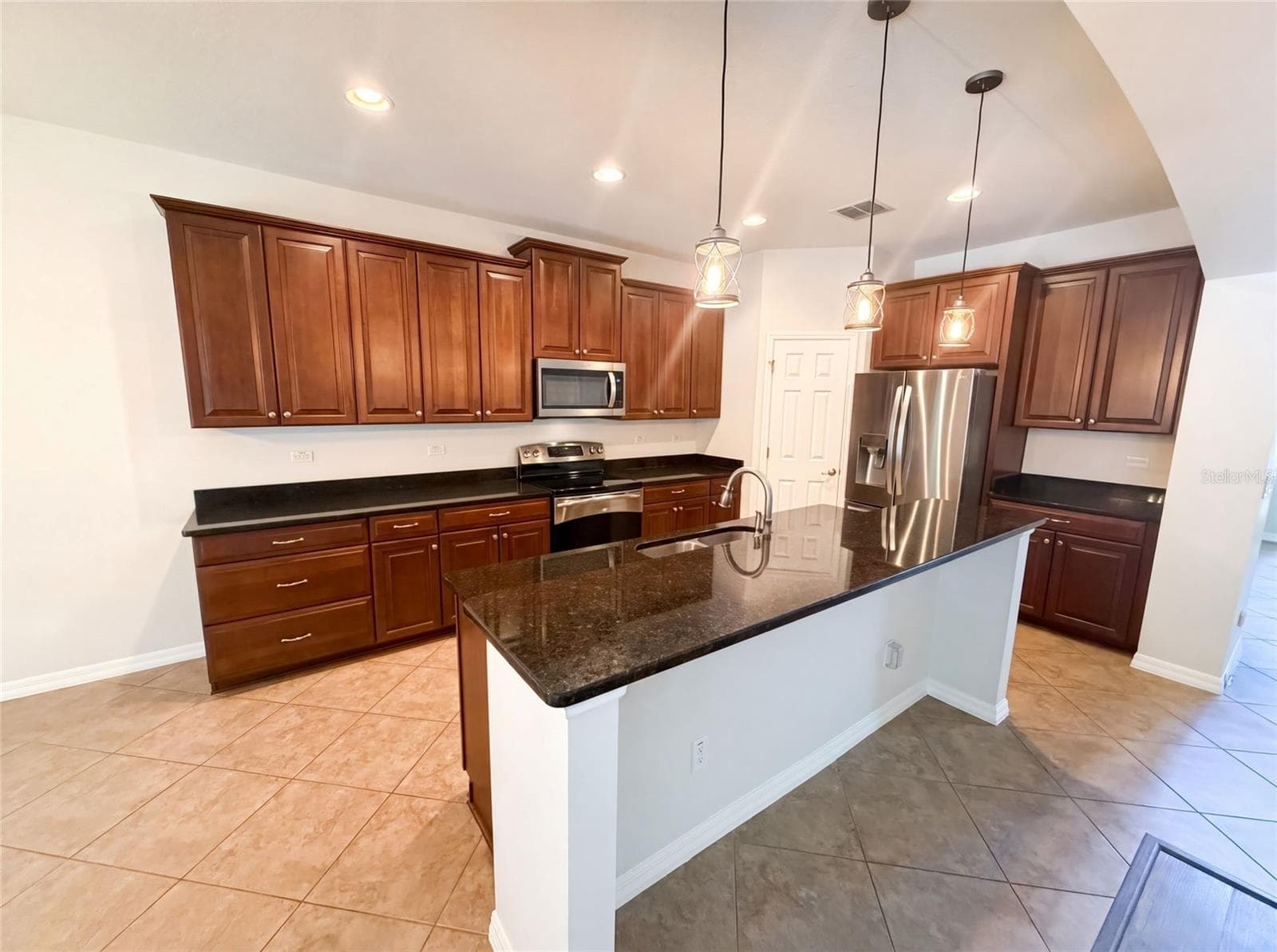 Single Family Residence at 280 CHANDLER CIR, OVIEDO, photo 13 of 44