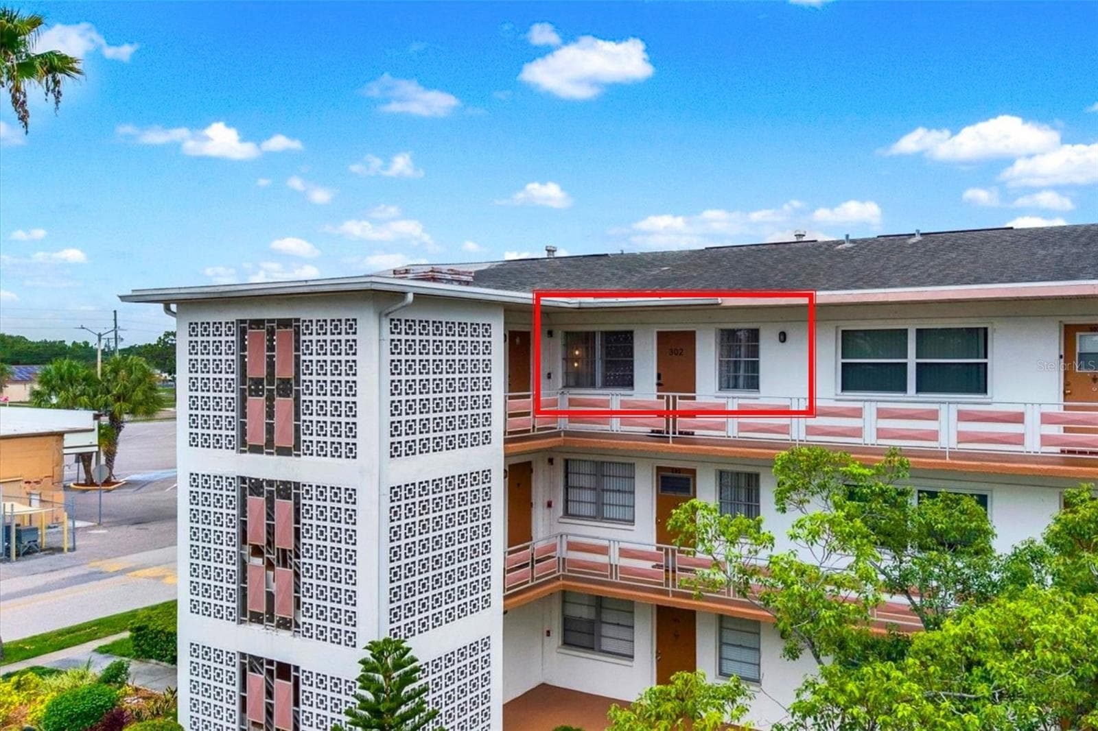Condominium at 6015 19TH ST N #302, ST PETERSBURG, photo 34 of 35