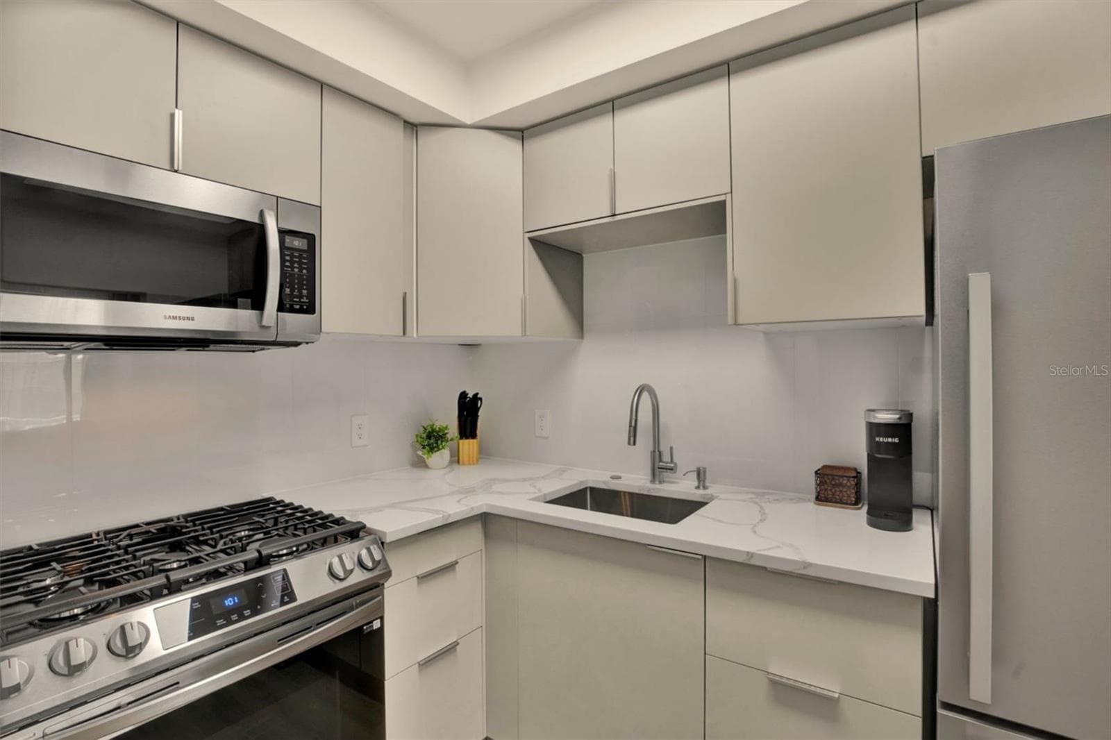 Condominium at 6015 19TH ST N #302, ST PETERSBURG, photo 10 of 35